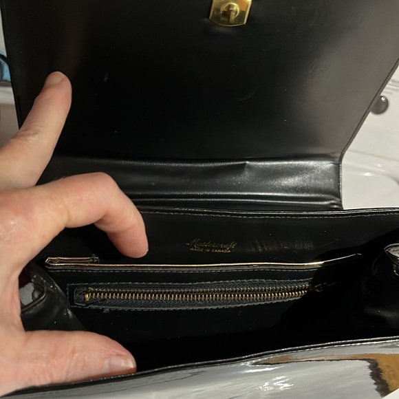 Vintage patent leather Canadian handbag 8”x5” - Picture 3 of 6